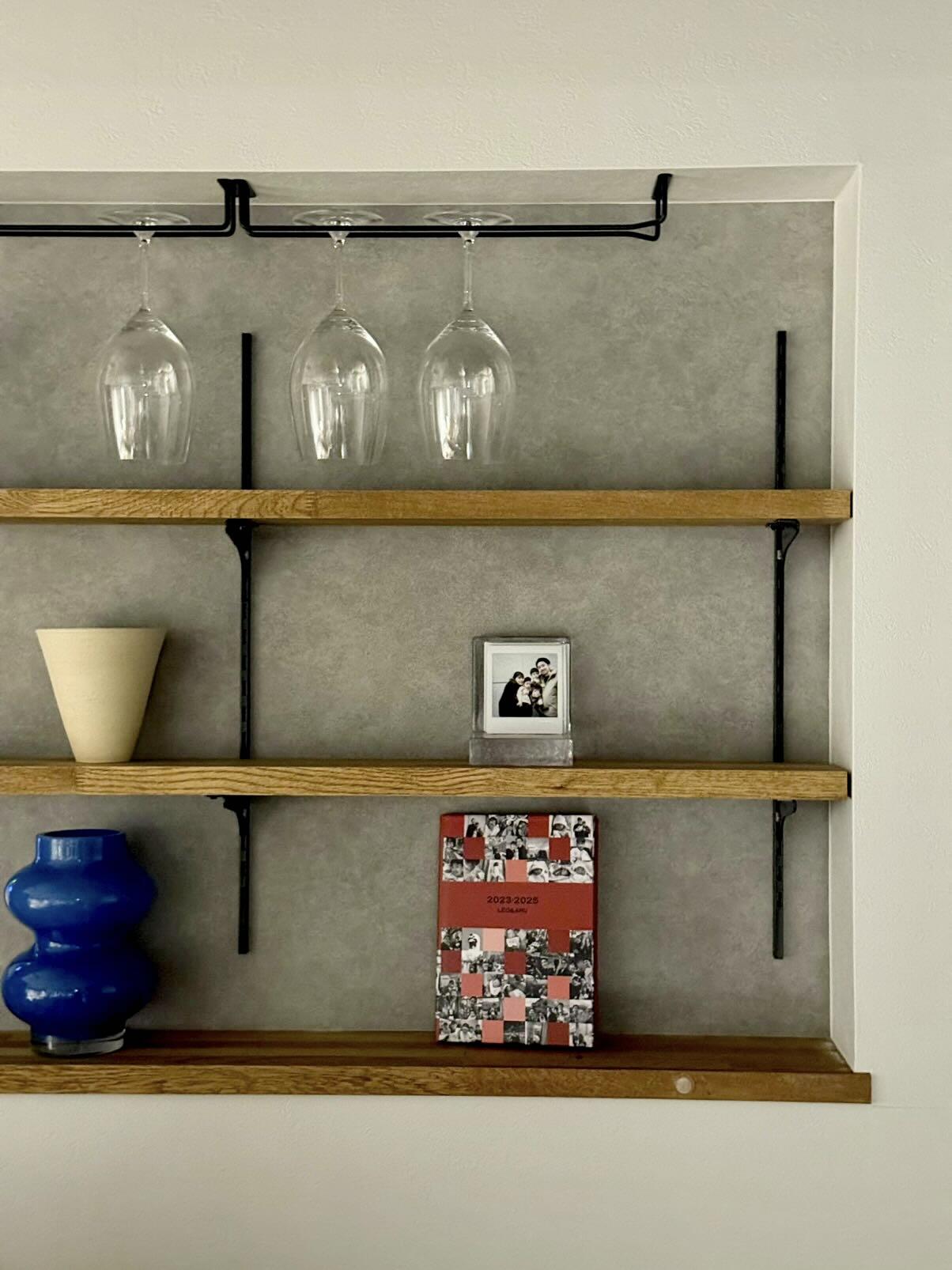 美容師Yu-kiさんの「イヤーアルバム」を自宅に飾っている写真