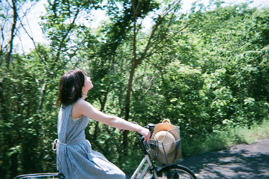 岩倉しおりさんが「写ルンです™︎」を持って旅へ