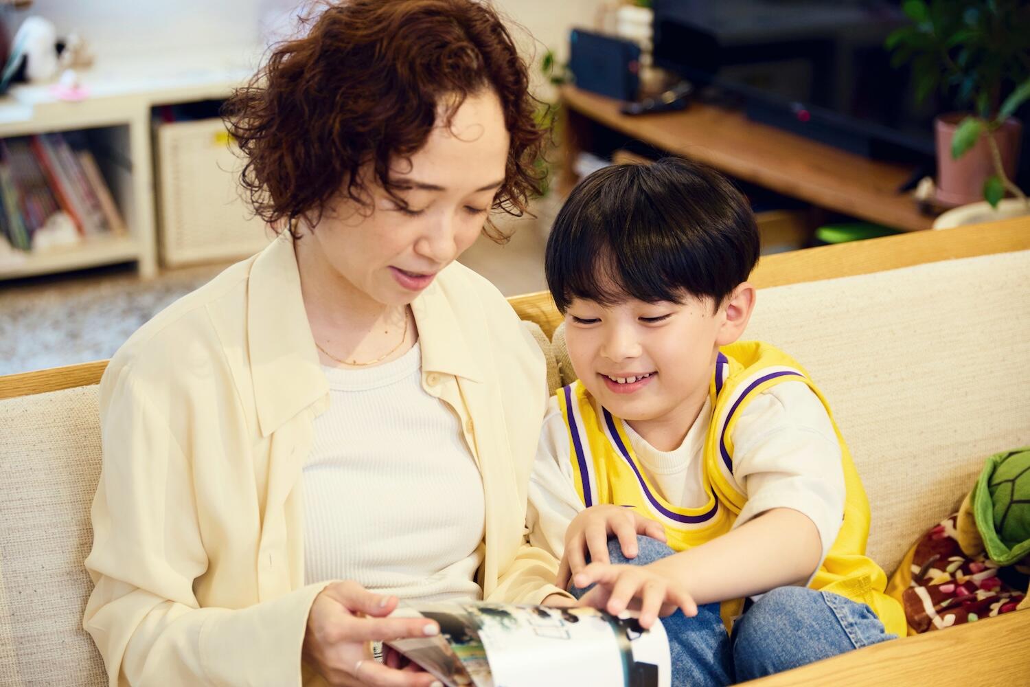 上條裕美子さんと息子のせいたろうくん